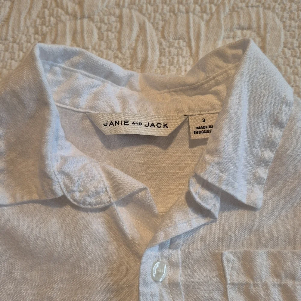 Janie and Jack boys size 3 white 100% linen shirt, EEUC looks & feels new - Picture 3 of 4